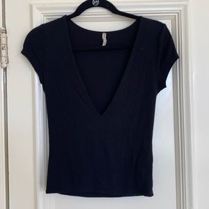 Emma & Sam Deep V neck rubbed t shirt black MED